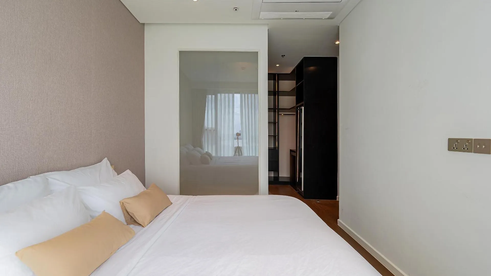 The Metropole Opera Residence By Kaystay Ho Chi Minh 0*,  Wietnam