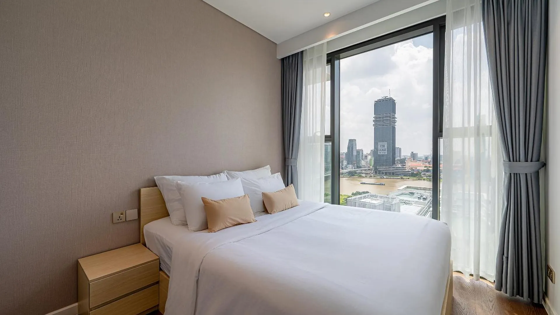 The Metropole Opera Residence By Kaystay Ho Chi Minh City Apartment